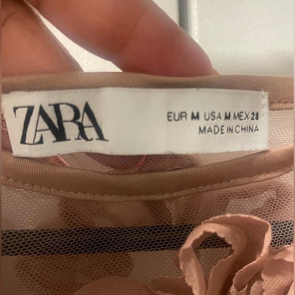 Super cute zara top, great for brunch - Picture 3 of 3